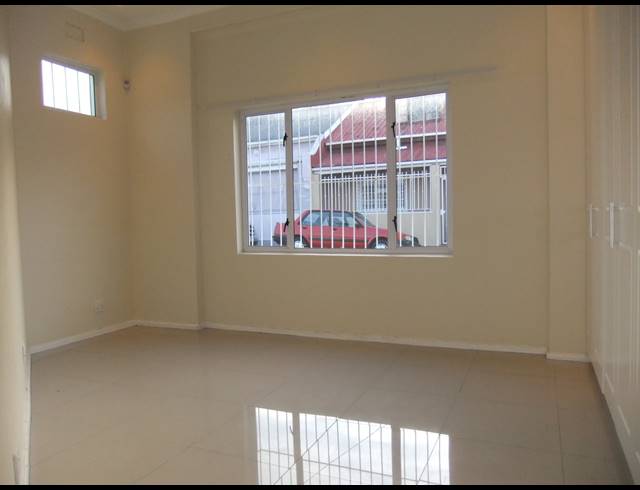 2 bed property to rent in OBSERVATORY